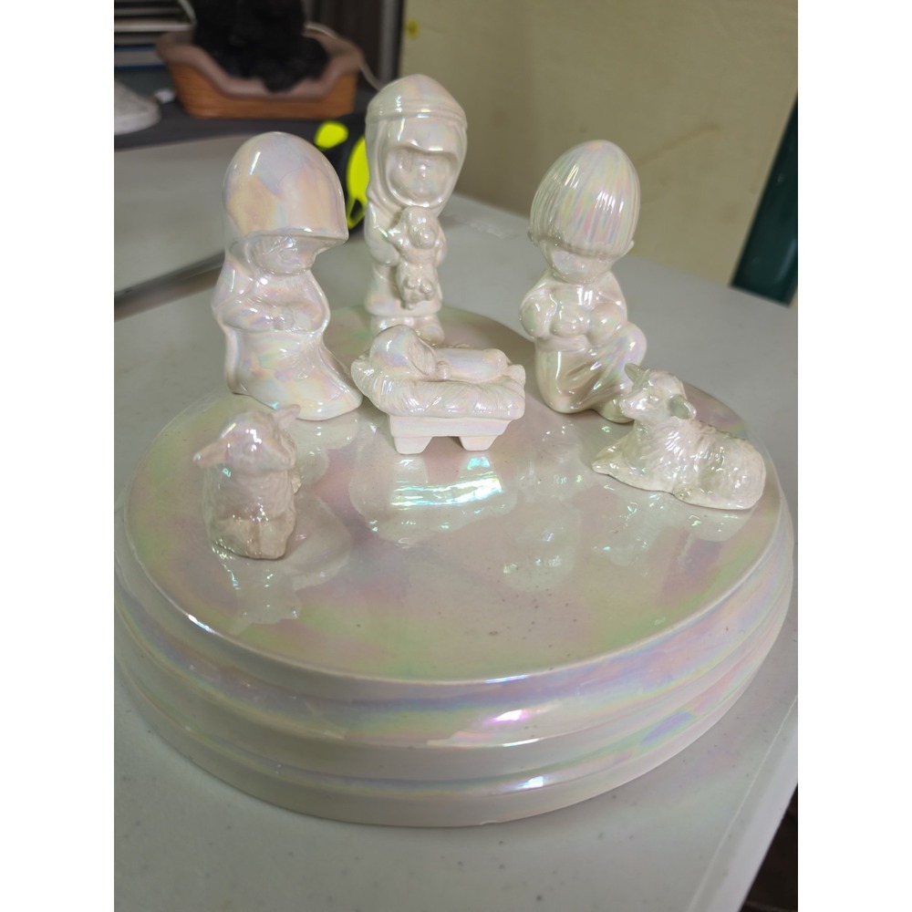 Small Opalescent Nativity